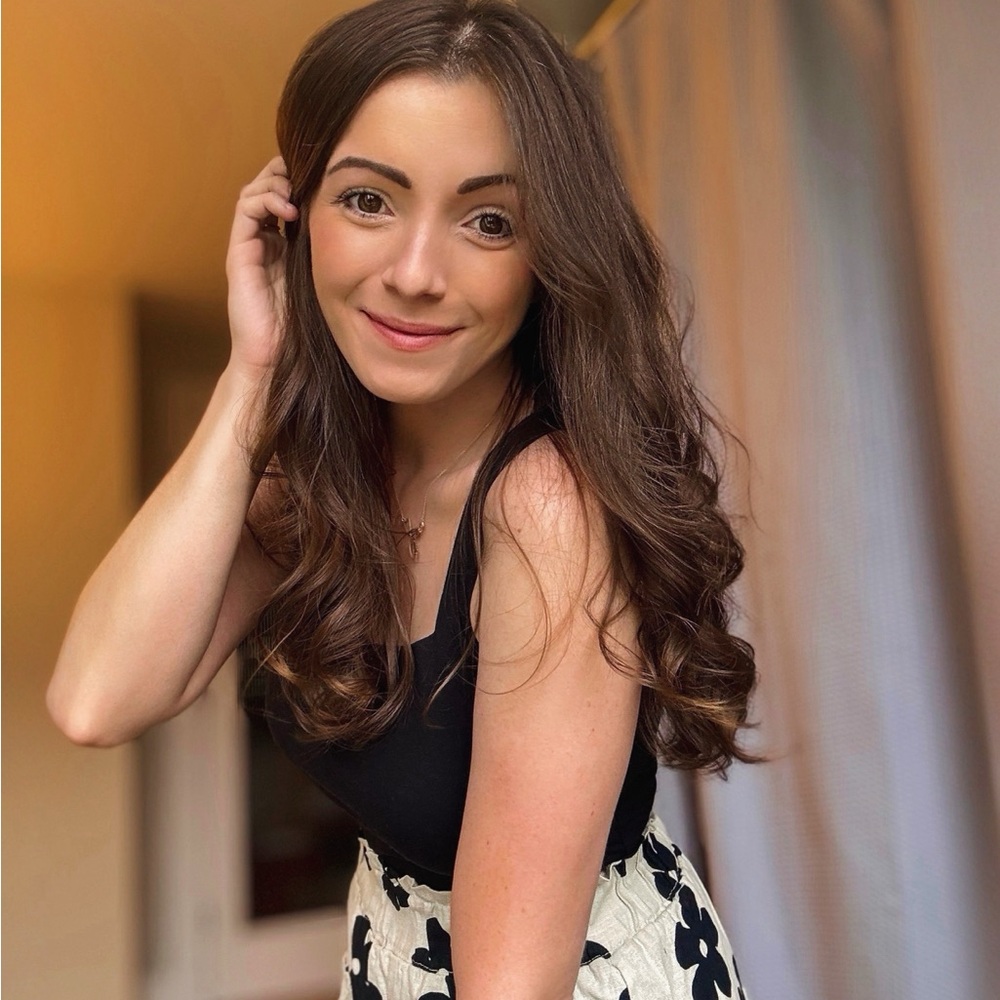 Meet your Posher, Holly